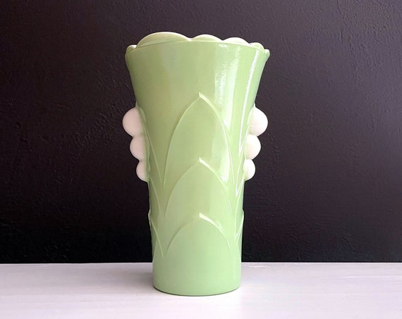 Vintage Seafoam Green Vase Vitrock Fire King Anchor Hocking Milk Glass Opaque Mint Green White Small Vase Deco Scalloped Bud Vase Pencil Cup
