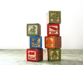 Vintage Spielzeug Holz Blöcke Alphabet bemalt Blöcke geschnitzte Tiere Fahrzeuge Mickey Pluto Multicolor 7 Qty zum Spielen, Handwerk, Zeichen