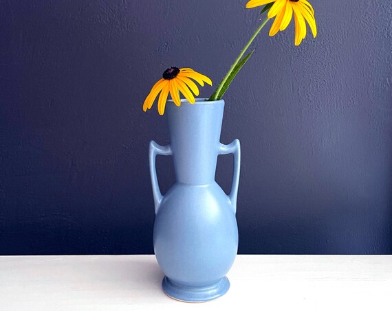 Vintage Periwinkle Vase Matte Glaze Small Vase Two Handled Made In Japan Hydrangea Blue Pottery Urn Vase Traditional Style Post War Japanese
