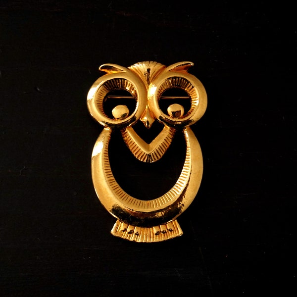 Vintage Owl Brooch Gold Toned Large Eye Hoot Owl Pin 1970s Costume Jewelry Classic Big Eyed Owl Lover Accessory