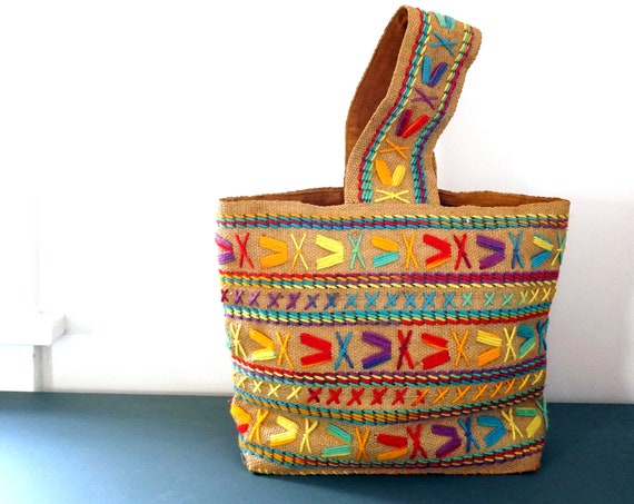 Vintage Handbag Rainbow Woven Purse Crewelwork Multicolor Yarn Beige Burlap Rectangular Satchel Wide Handle Zip Closure Lined Ochre Corduroy