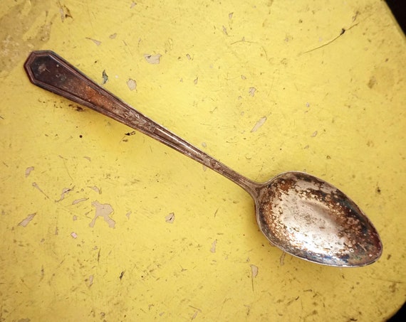 Vintage Soup Spoon Silver Plate Mayfair Pattern 1923 Wm Rogers and Son Monogrammed L.S.C. on the Handle 20s Silverplated Flatware Oval Spoon