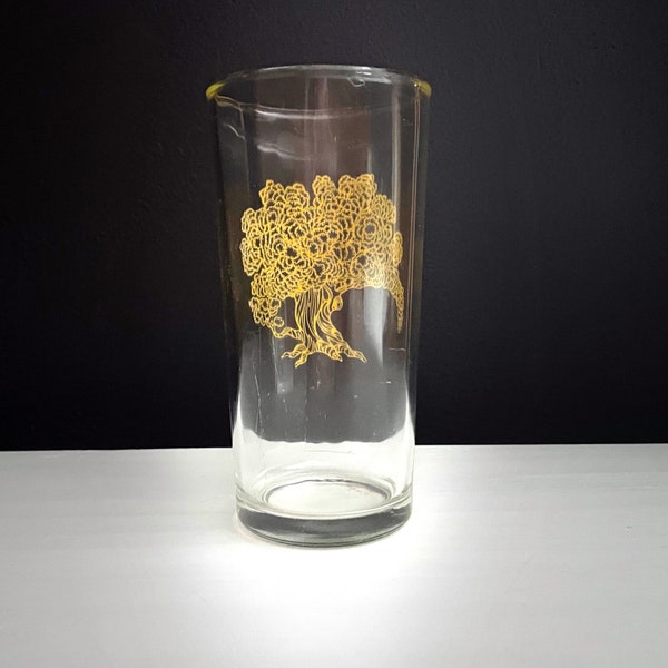 Vintage Glass Tree Design Tumbler Oak Tree Motif Honey Toned Intricate Tree on a 12 oz Juice Glass Forest Theme Glassware