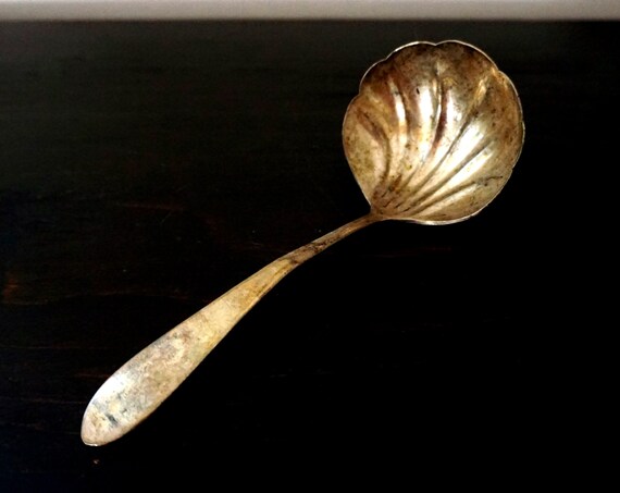 Vintage Ladle Scalloped Windsor Pattern Wm Rogers MFG Co. Silver Plated Cream Ladle Gravy Server Large Serving Spoon Seashell Look Bowl