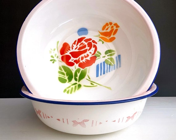 Vintage Tinware Bowls Large White Enameled Tin Red Rose Motif Pink Navy Rims Serving Mixing Bowl 9" Picnicware Camp Dinnerware Pair Chinese