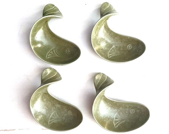 Vintage Pottery Spoons Fish Shaped Ceramic Soup Spoon Set Sage Green Matte Glazed 4 Matching Chinese Style Spoons Ramen Miso Pho Rice Asian