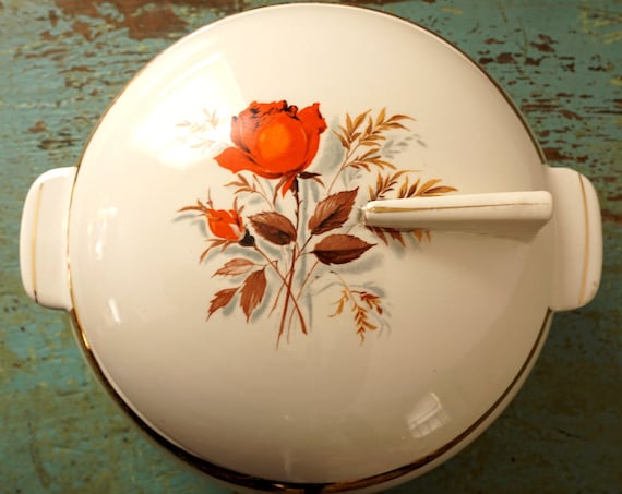 Vintage Covered Bowl Lamode Pattern Rare 1940s 50s Casserole with Lid Orange Rose Pattern Gold Band Off White Covered Server Deco Handle