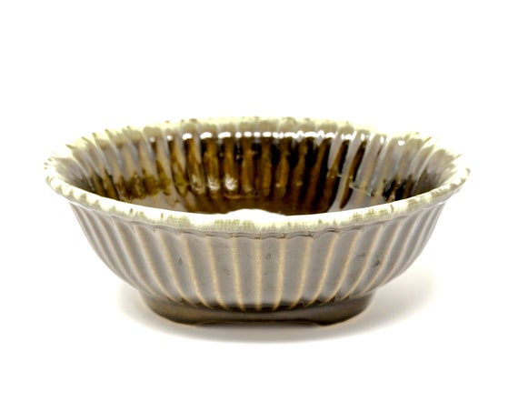 Vintage Hull Planter Green Oval Plant Pot Drip Glaze Pottery Hull USA F15 1960s Ceramic Ribbed Bowl Cream Dripped Rim Moss Green Brown