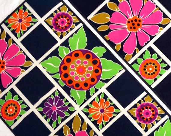Mod Table Linens Black Floral Table Runners & Placemat Bold Pink Green Daisy Print Scandi Modern Ulla Scheuer Look Linens 60s Screen Printed