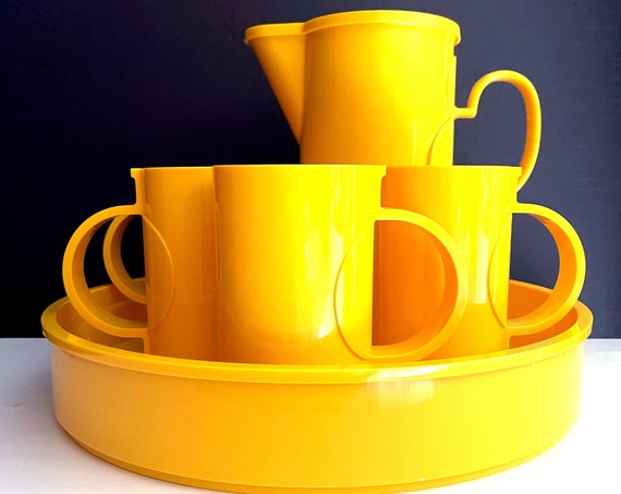 Vintage Dansk Serving Set Yellow Melamine Tray Mugs Pitcher with Lid Gunnar Cyren Denmark 70s Plastic Drink Set Large Tray Outdoor Barware