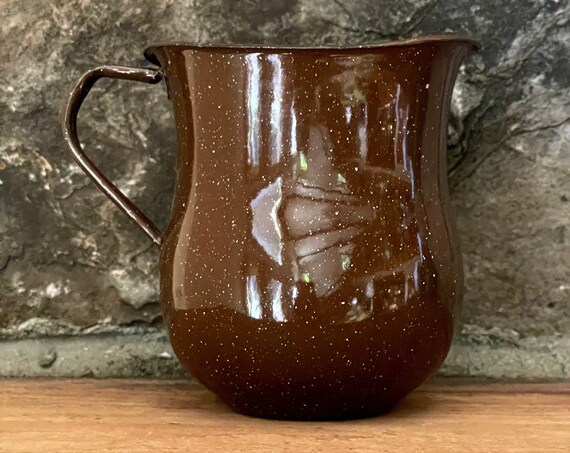 Vintage Enamelware Pitcher Brown White Speckled Tin Creamer Tinware Small Pitcher Cream Vase Camp Picnic Cabin Rustic Utilitarian Dinnerware