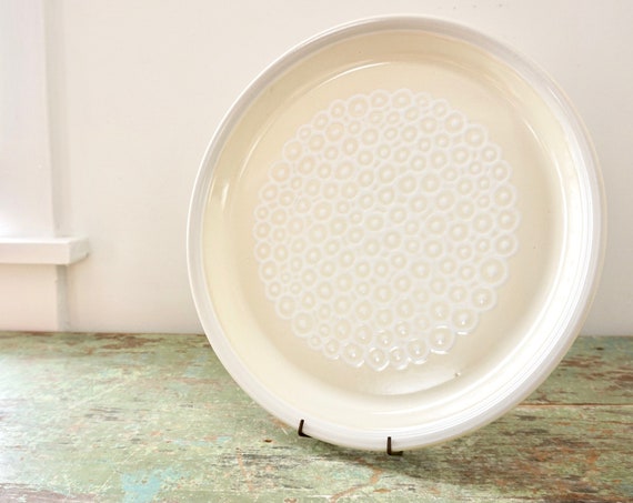 Vintage Round Platter Off White Pottery Chop Plate Mikasa Mother of Pearl Lifestyle by Ben Seibel White Circles Clusters Cream Colored Glaze