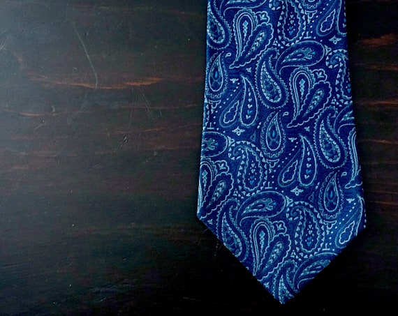 Vintage Paisley Tie Blue Brocade Necktie Polyester Wide Neck Tie Textured Mid Century Menswear