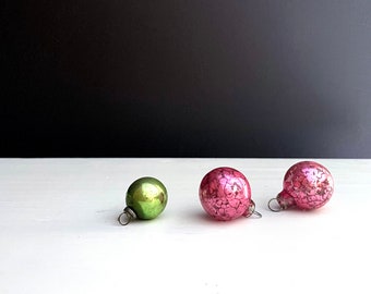 Tiny Christmas Balls Green Pink Christmas Decorations Glass Mini Balls Crackled From Age Mid Century Tree Trim Feather Tree Ornaments Japan