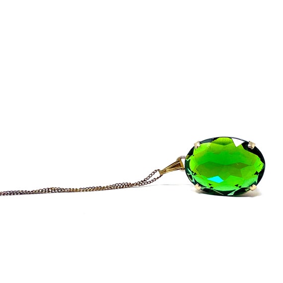 Vintage Green Gem Necklace Faux Emerald Large Cut Glass Cabochon On Fine Silver Chain Short Large Pendant 4 Prong Setting