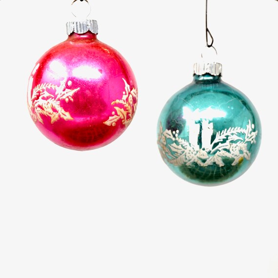 Vintage Shiny Brite Stencil Glitter Ball Set of 2 Blue Pink White Holly Candle Mica Stenciled Design Foiled Ball Mercury Glass 50s Tree Trim