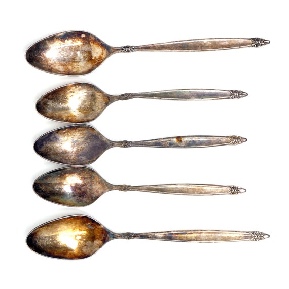 Vintage Spoons Garland Pattern Rogers Brothers 1847 IS 60s International Silverplate 3 Teaspoons 2 Oval Soup Spoons Daisy Cluster Handle 70s