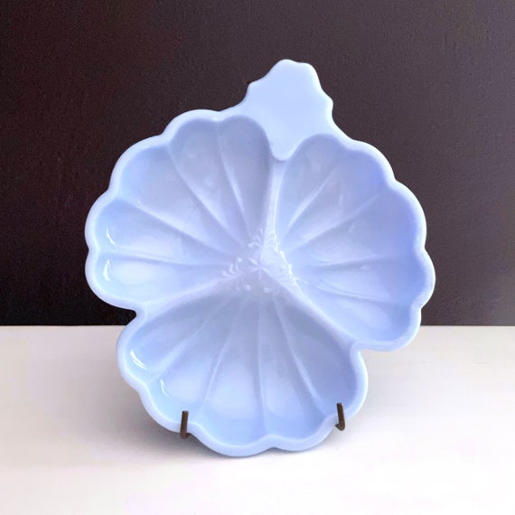 Vintage Dish Periwinkle Blue Milk Glass Flower Candy Dish Delphite Blue Jeannette Glass Bowl Sectioned Clover Shape Pansy Ring Dish Trinkets