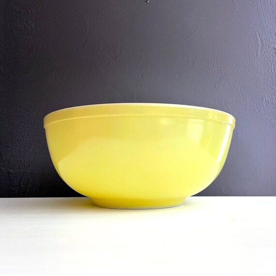 Vintage Un-Numbered Pyrex Yellow Bowl 1940s Large Primary Set 404 Mixing Bowl 4 Quart Early Pyrex Primary Color Canary Yellow Opal Glassware