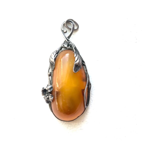 Vintage Pendant Amber Art Nouveau Silver Setting of Floral Leaves Butterscotch Translucent Cabochon Necklace