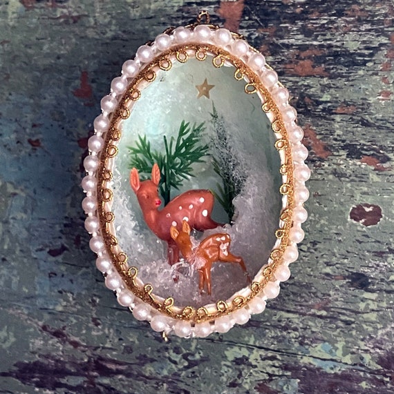 Vintage Deer Egg Ornament Diorama Tiny Deer Mom and Baby Doe Scene with Egg Ball Gold Glitter Faux Pearl Trim Faux Tree Plastic Deer Holiday