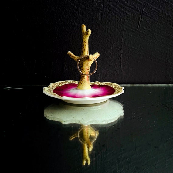 Vintage Ring Tree Porcelain Jewelry Dish Fuchsia Yellow Gold Hand Painted Ceramic Stand to Hang Rings On Jewellry Holder Bedside Table Hall