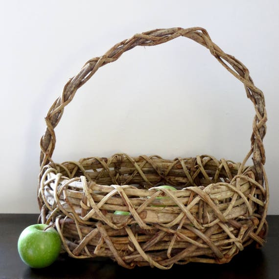 Natural Grapevine Twig Easter Basket with Rattan Bird Beautiful Rustic Basket Natural Grapevine Twig Easter Basket with Rattan Bird Beautiful Rustic Basket