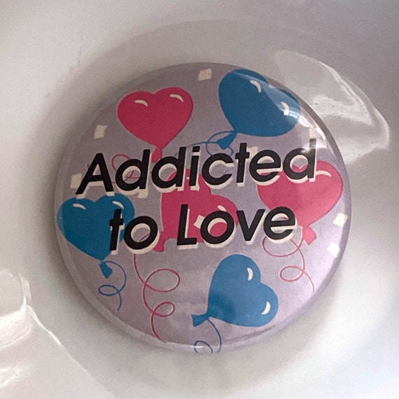 Vintage Pin Addicted To Love Badge 1980s Joke Button Pin Tin Purple Pink Blue Hearts Valentine's Day Pinback