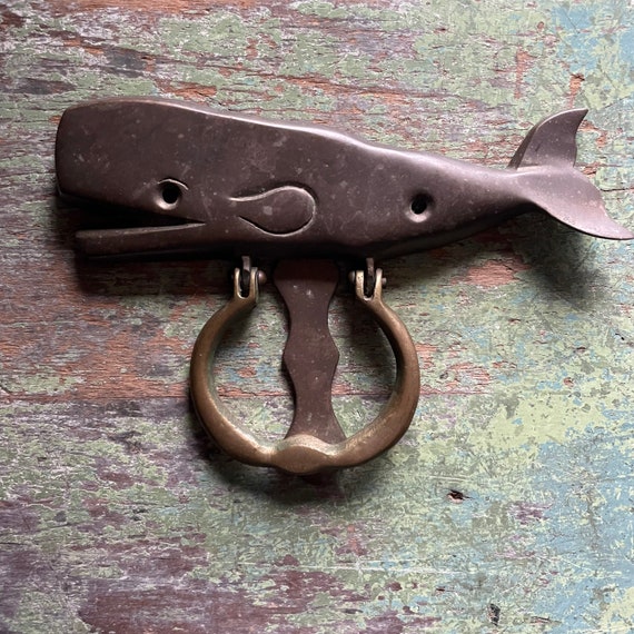 Vintage Whale Door Knocker Brass Hardware Whale in Profile Shape with Knocking Ring For Front Door Nautical Theme Doorknocker New Home Gift