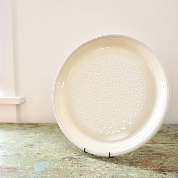 Vintage Round Platter Off White Pottery Chop Plate Mikasa Mother of Pearl Lifestyle by Ben Seibel White Circles Clusters Cream Colored Glaze