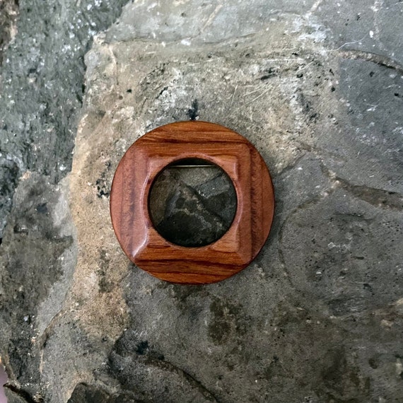 Vintage Wood Brooch Circle Pin Carved Wood Jewelry Modernist Brooch Ring Shaped Wooden Geometric Pin Costume Jewelry