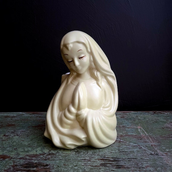 Vintage Virgin Mary Ceramic Planter Hull U.S.A. 24 Pale Yellow Matte Glaze Pottery Holy Mother In Prayer Plant Pot Mid Century Religious