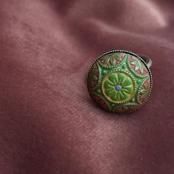 Vintage Ring Green Mosaic Look Enameled Metal Medallion Adjustable Ring Retro Bohemian Costume Jewelry