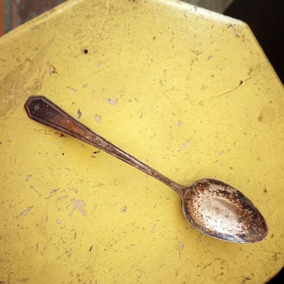 Vintage Soup Spoon Silver Plate Mayfair Pattern 1923 Wm Rogers and Son Monogrammed L.S.C. on the Handle 20s Silverplated Flatware Oval Spoon