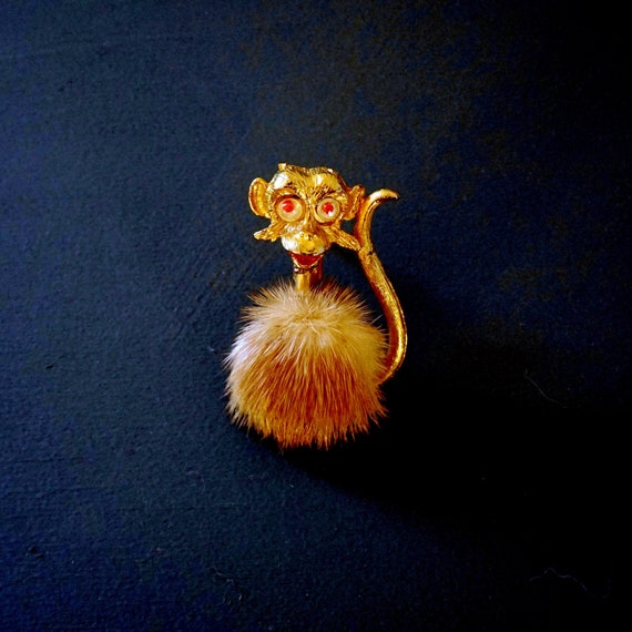 Vintage Monkey Brooch Fur Jewelry Pin Gold Tone Si