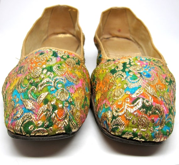 Vintage Gold Shoes 1950s Flats Colorful Brocade S… - image 3