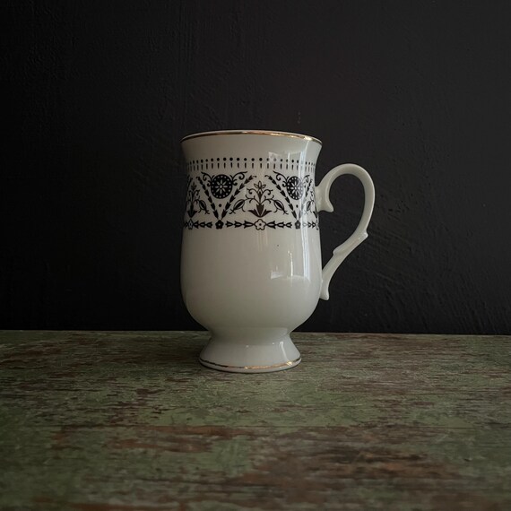 Vintage Versailles Mug Black and White Pedestal Mug Sheffield Japan 1970s Porcelain Coffee Cup Gold Rim