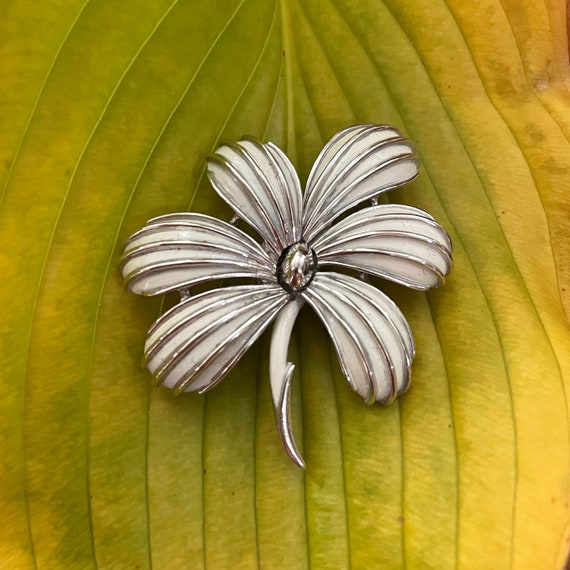 Vintage Flower Brooch White and Silver Blossom Pin 60s Signed Crown Trifari Brooch Enameled White Metal With Silver Toned Striationed Petals