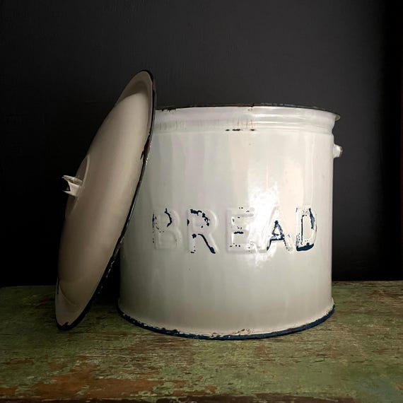 Vintage Bread Tin White Enameled Bucket with Lid Marked Bread Blue Lettering Distressed Large Bread Box Countertop Storage Farmhouse Kitchen