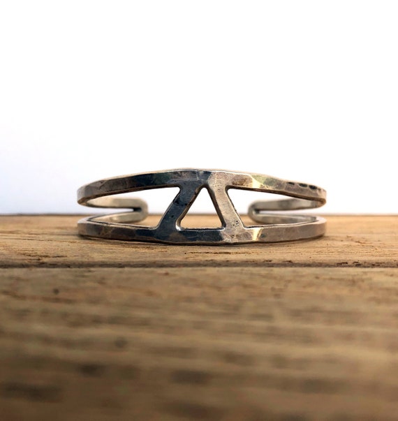 Vintage Bracelet Silver Hammered Metal Cuff Open Triangle Symbol Bracelet Handcrafted Jewelry Modernist Geometric Cuff Bracelet Small Wrist