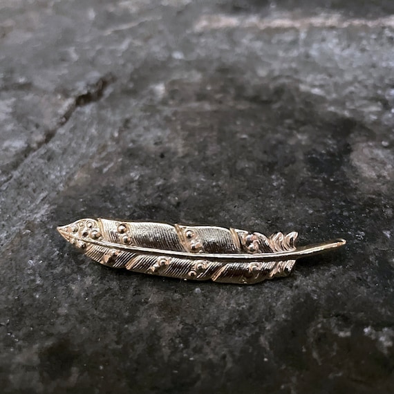 Vintage Feather Brooch Gold Toned Metal Bird Feather Pin 1980s Costume Jewelry Brooch