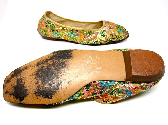 Vintage Gold Shoes 1950s Flats Colorful Brocade S… - image 5