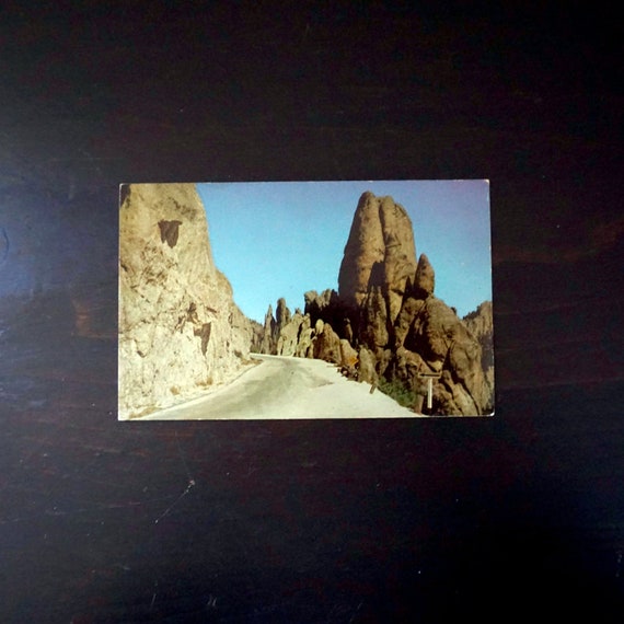 Vintage Postcard South Dakota Rock Gateway Needles Highway Photograph Black Hills SD 50s Curteichcolor Kodachrome Original Unused Post Card