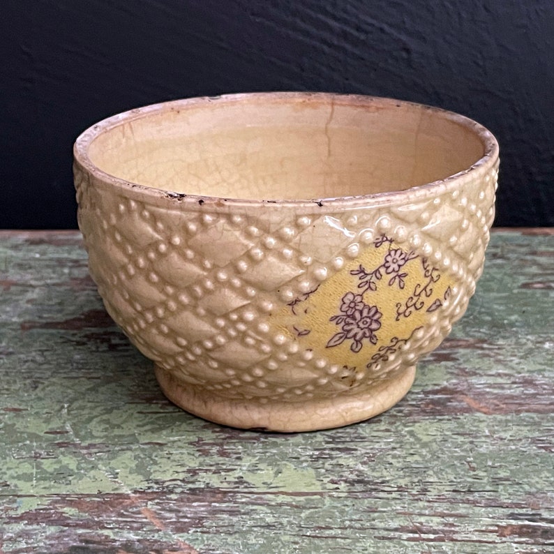 Vintage Bowl Yellow Floral Diamond Shaped Embellishment Textured ...