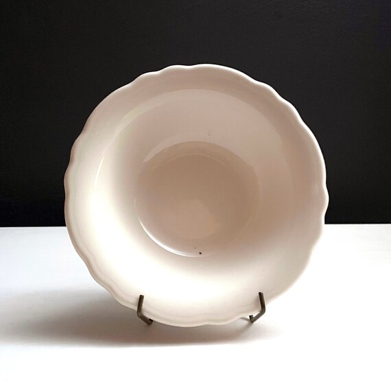 Vintage White Bowl Homer Laughlin Best China Carolyn Coupe Cereal Bowl Ironstone Pottery 6 1/4" Diameter Bowl Scalloped Rim Restaurantware