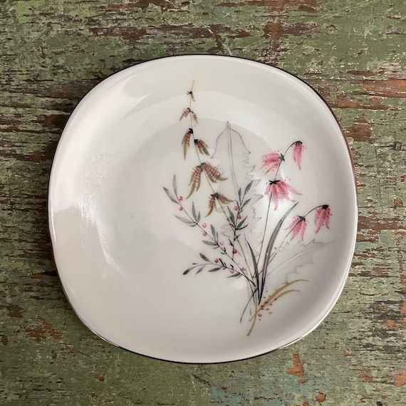 Vintage Small Dish Schwarzenhammer Bavaria Germany Royal Duchess Mountain Bell Pattern China 4" Plate Trinket Dish for Rings Pink Floral 50s