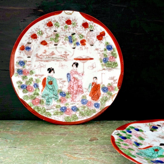 Vintage Plates Geisha Design Dishes Hand Painted Red Rim Japanese Dessert Plates Set of 2 Made in Japan 40s Scene Lanterns Parasols Kimonos