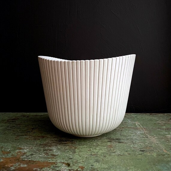 Stig Lindberg Vinda Planter White Mid Century Pottery Flower Pot 50s Gustavsberg Sweden Rib Matte Ceramic Scandinavian Minimalist Stoneware