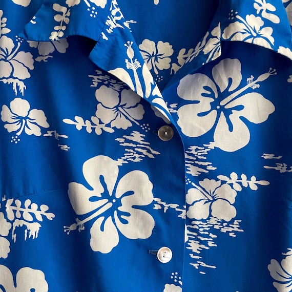Vintage Aloha Shirt Men's Small Ui Maikai Blue White Floral Hawaiian Shirt Hibiscus Print On Turquoise Blue Cotton Button Front Short Sleeve