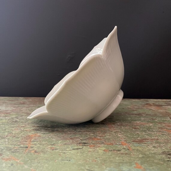 Vintage Lotus Bowl Ribbed White Porcelain Flower Bowl 6"